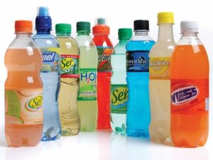 Bebidas agua zumo layuad sahara campamentos