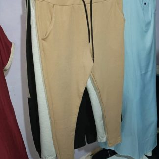Dos pantalones y Dos camisetas